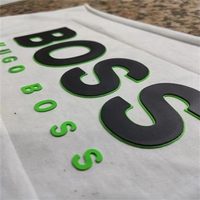 Silikone logo print